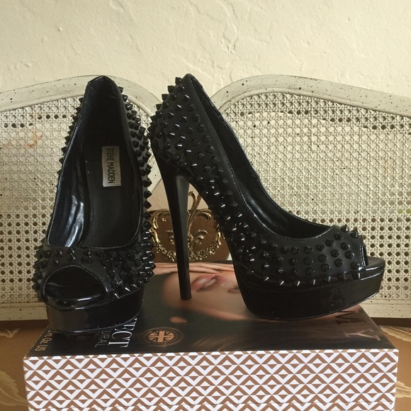steve madden black spiked heels